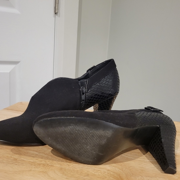 Black shoes - Picture 3 of 9